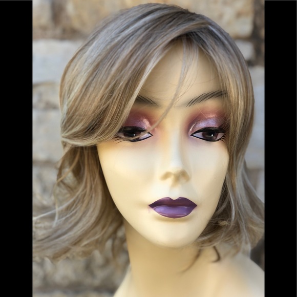 Blonde rooted layers shoulder length wig